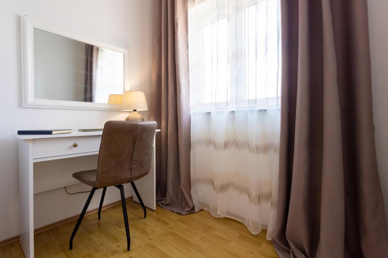 Apartment Demo Malinska Esterno foto