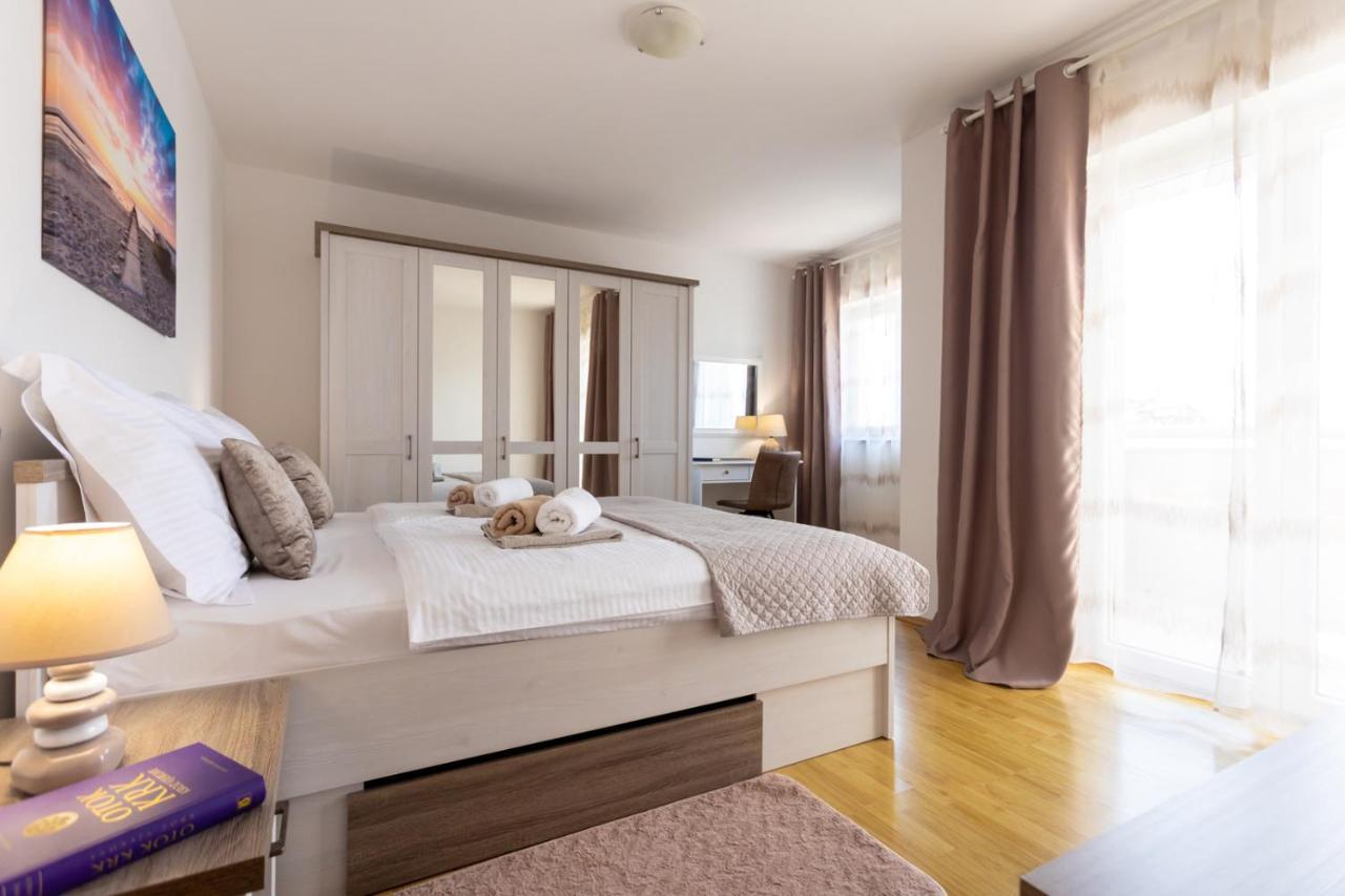 Apartment Demo Malinska Esterno foto
