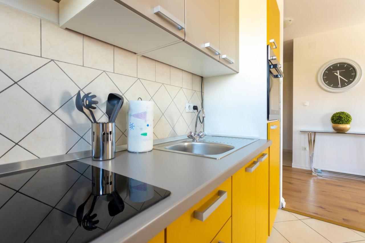 Apartment Demo Malinska Esterno foto