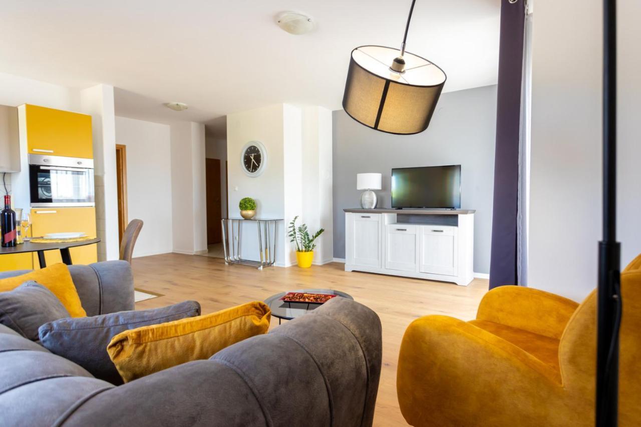 Apartment Demo Malinska Esterno foto